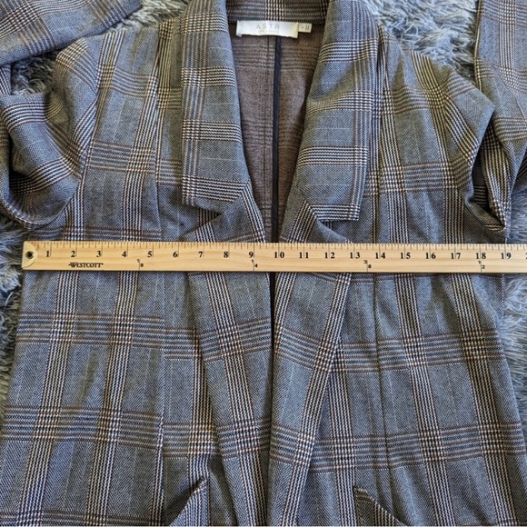 ASTR The Label Oversized Blazer Coat in Black and Brown Micro Plaid: Small - Picture 6 of 8